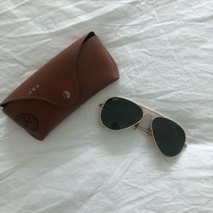 Ray Ban women’s aviator classic gold frame